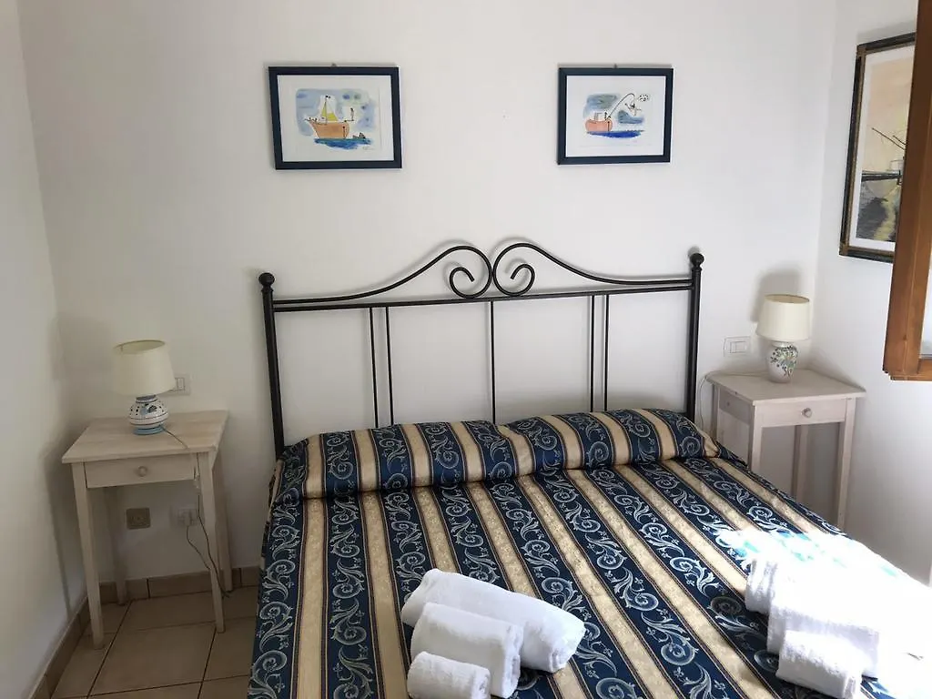 Villino Iris Villa Murta Maria 0*,