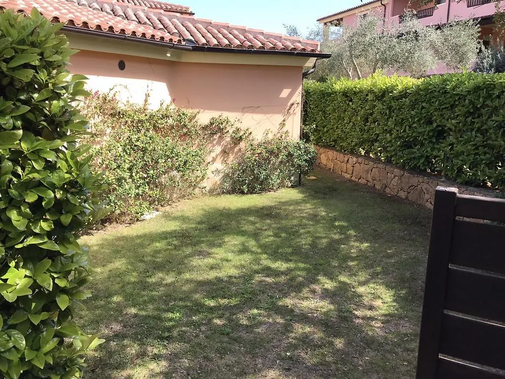 Casa vacanze Villino Iris Villa Murta Maria Italia