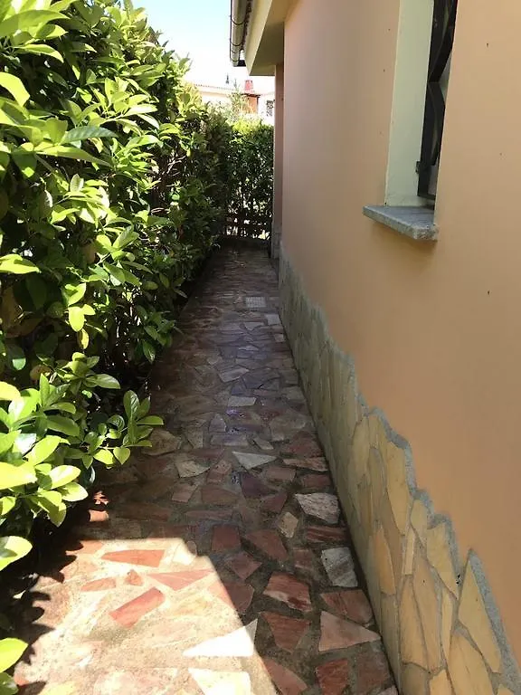 Villino Iris Villa Murta Maria Holiday home