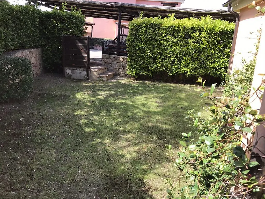 Villino Iris Villa Murta Maria 0*,  Italia